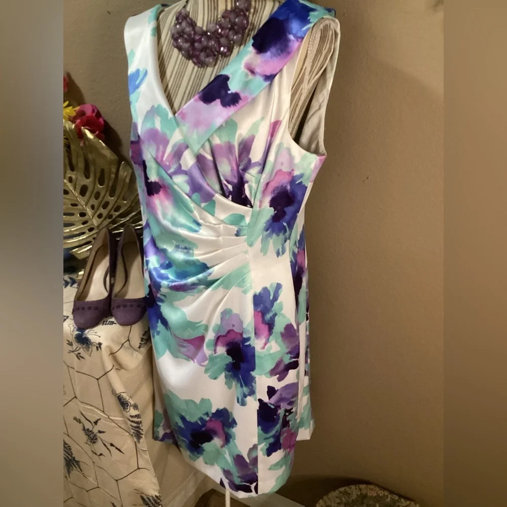 Tahari White and Green Patterned Dress - Picture 4 of 14